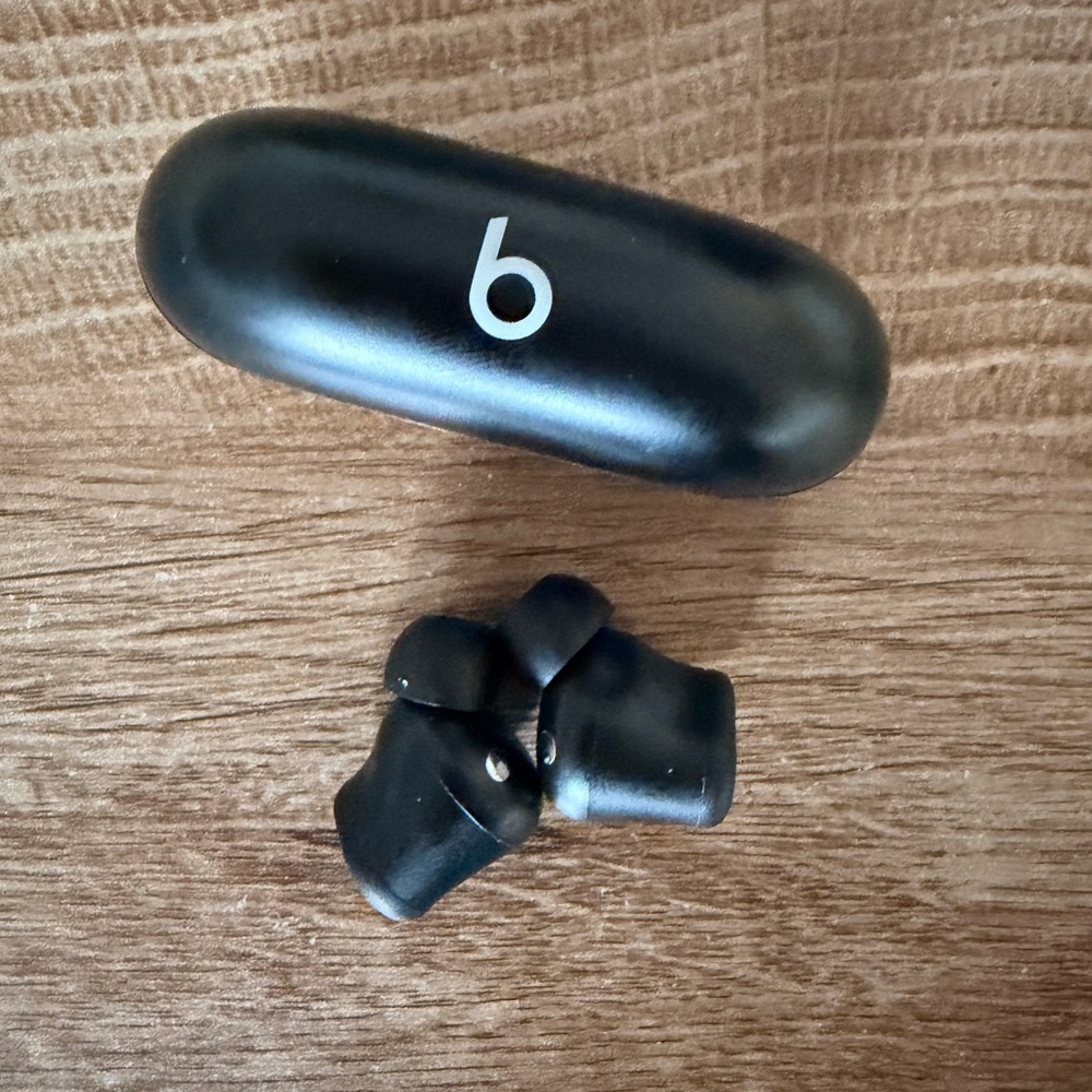 Beats by Dr. Dre Studio Buds  Wireless Earbuds Black Used